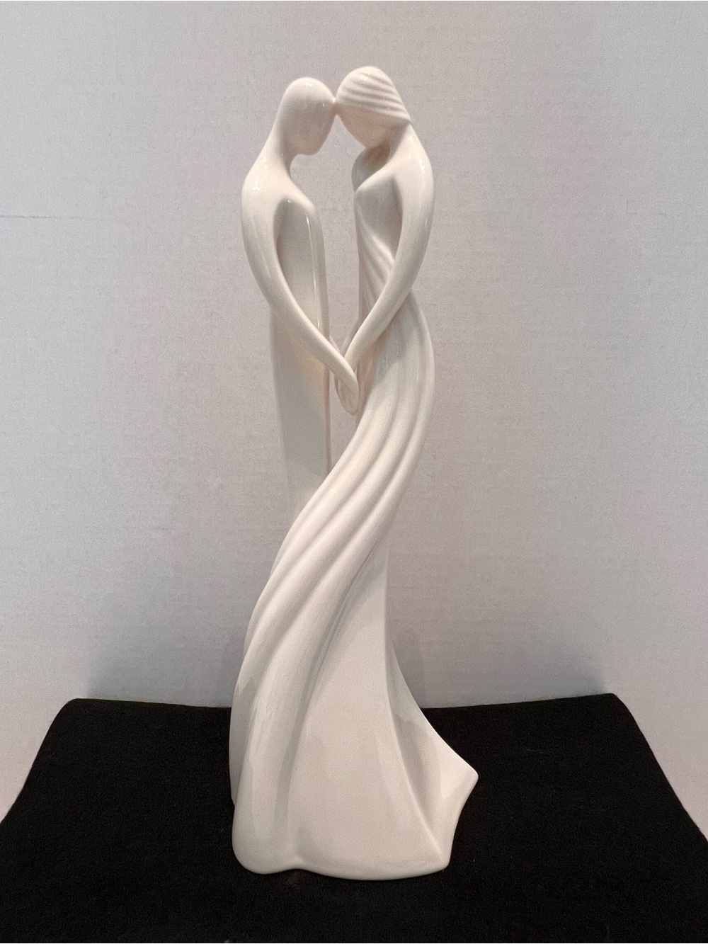 2005 CIRCLE OF LOVE Kim Lawrence—Touched By Your Love, Enesco